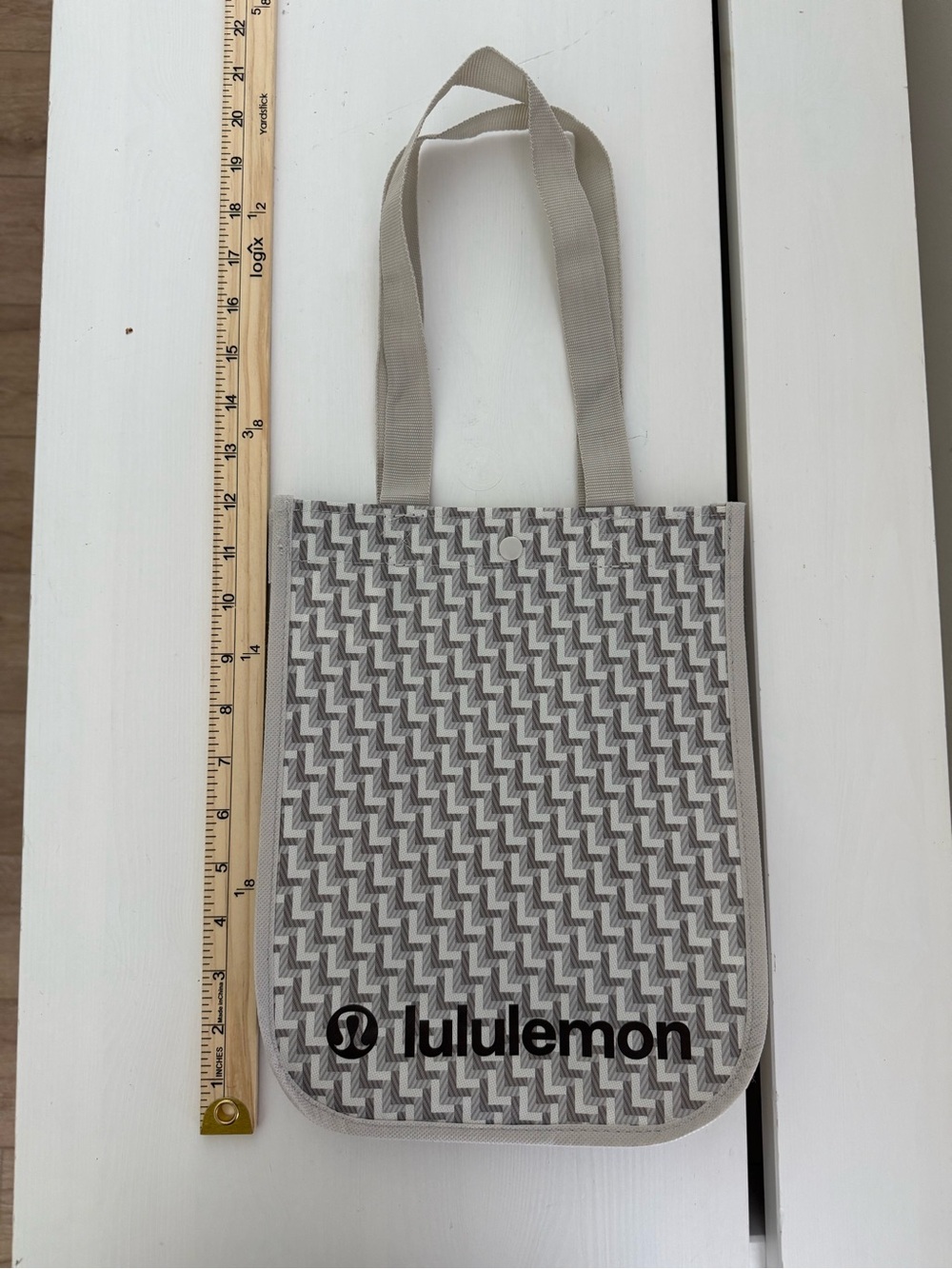 Lululemon Gray Geometric Reusable Tote Bag - Picture 5 of 6